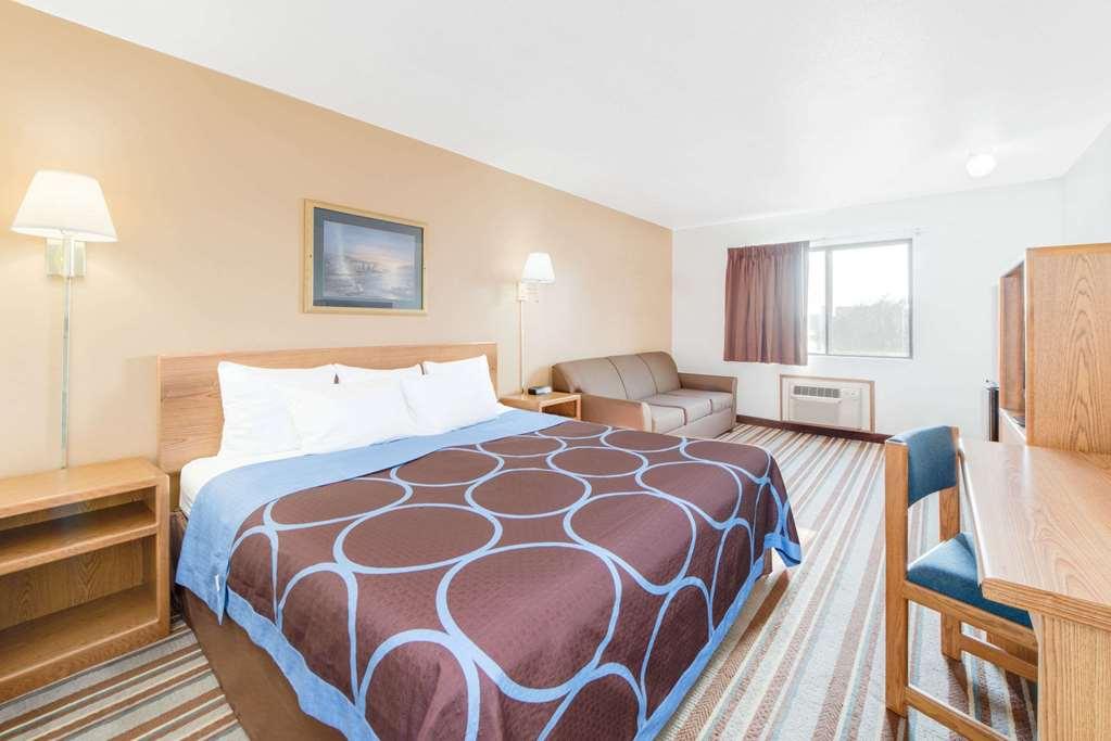 Super 8 By Wyndham Burlington Hotel Room photo